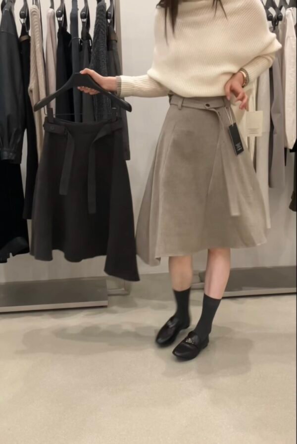 腰帶排扣造型半裙