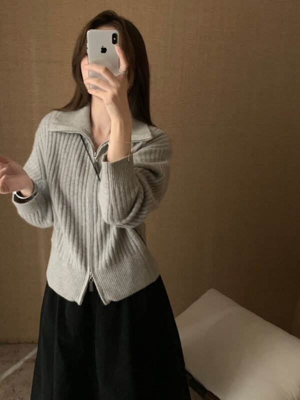 S__63397942_0 雙開拉鍊直條針織外套