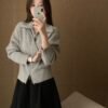 S__63397943_0 雙開拉鍊直條針織外套