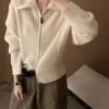 S__63397948_0 雙開拉鍊直條針織外套
