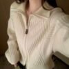 S__63397949_0 雙開拉鍊直條針織外套